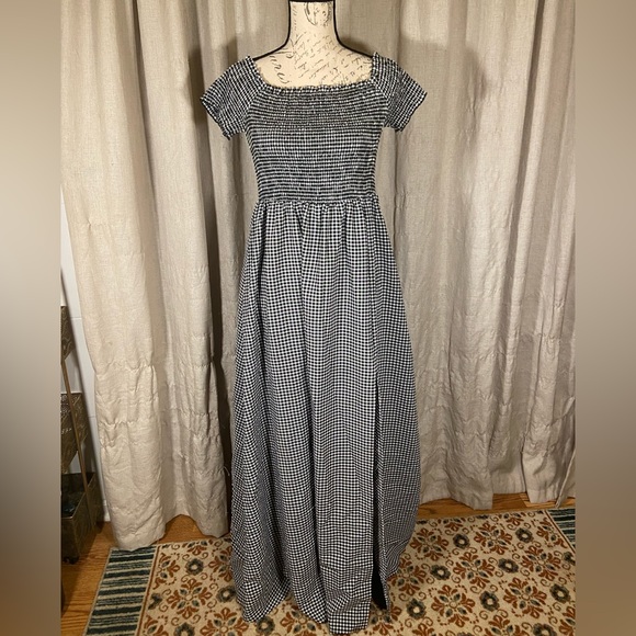 Adorable Lulu’s Gingham Black and White Dress - Picture 1 of 3